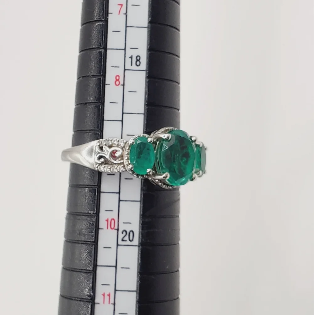 Emerald Green Quartz & White Zircon Platinum | 925 Sterling Silver Ring